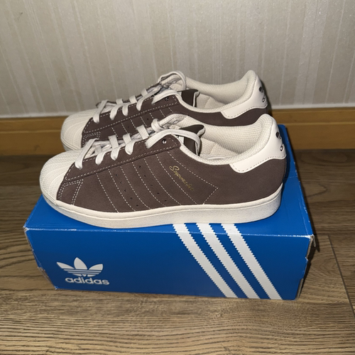 潮包背 现货 Adidas三叶草女子Superstar贝壳头运动休闲鞋 IF7677