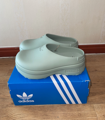 潮包背 现货 Adidas 三叶草运动休闲拖鞋 IE7050 IE7053 IE0482