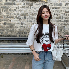 A new cartoon printed short sleeve T-shirt for Korean women