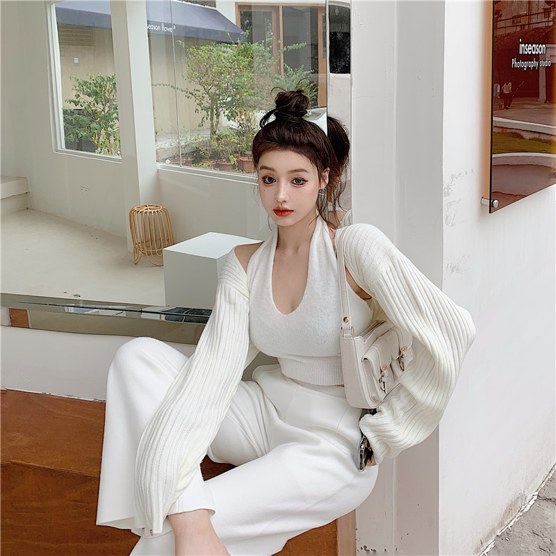 Real photo 2021 new sweater coat temperament age reducing suspender vest Sexy High Waist Shorts three piece set