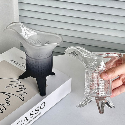 复古个性帝王杯ins风白酒杯宫廷玻璃杯古酒樽三足鼎杯酒杯