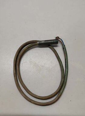 议价FL7M-2K6H信号线，1米长，成色如图。