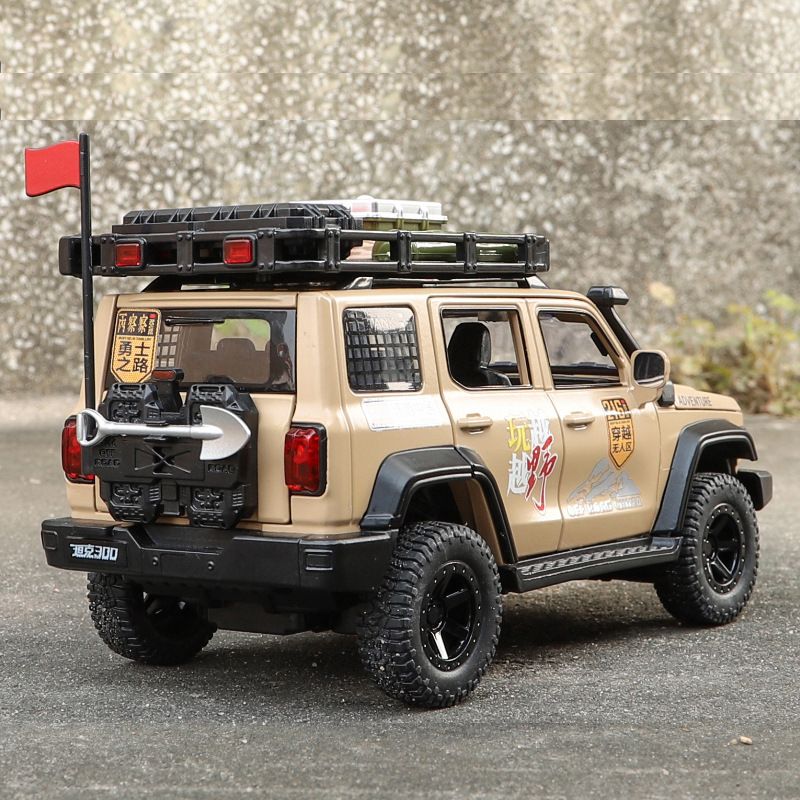 1/24坦克300改装版合金汽车模型仿真越野车声光玩具车金属吉普车