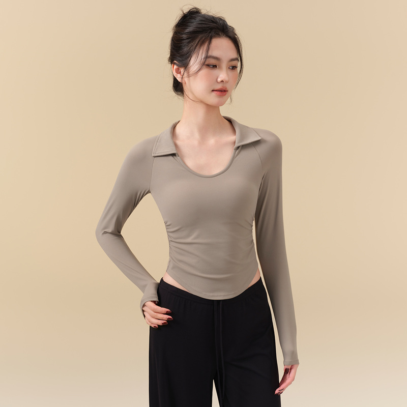 IuIu翻领带胸垫运动瑜伽服上衣女