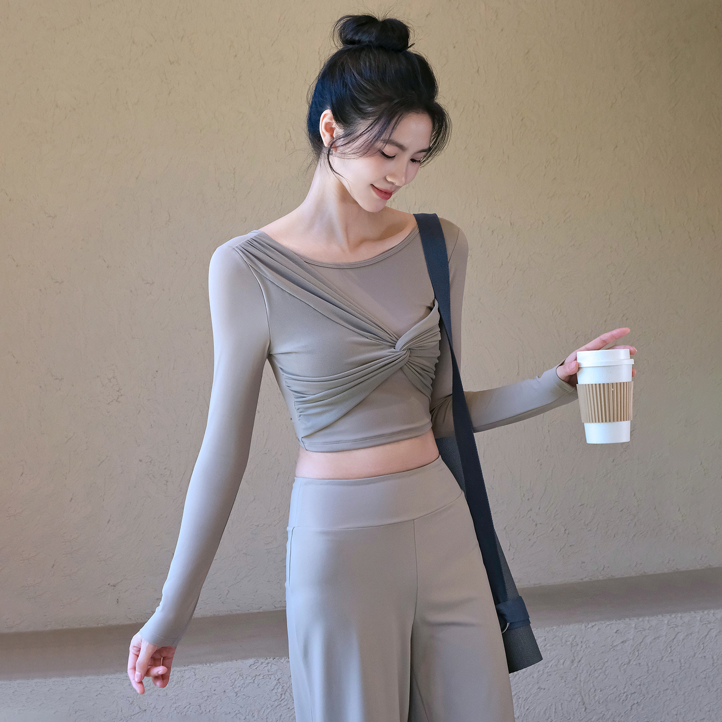 IuIu秋季带胸垫美背瑜伽服上衣女