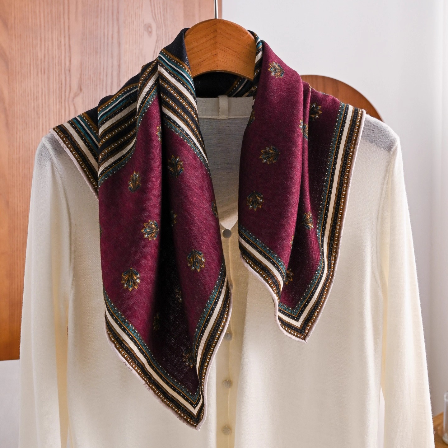 红黑盛宴 真丝羊毛围巾秋冬季复古四宫格丝毛方巾老钱风双面丝巾