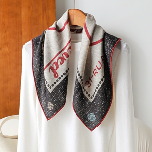 妩媚留香山茶花丝毛围巾女复古真丝羊毛方巾春秋小香风格保暖围脖