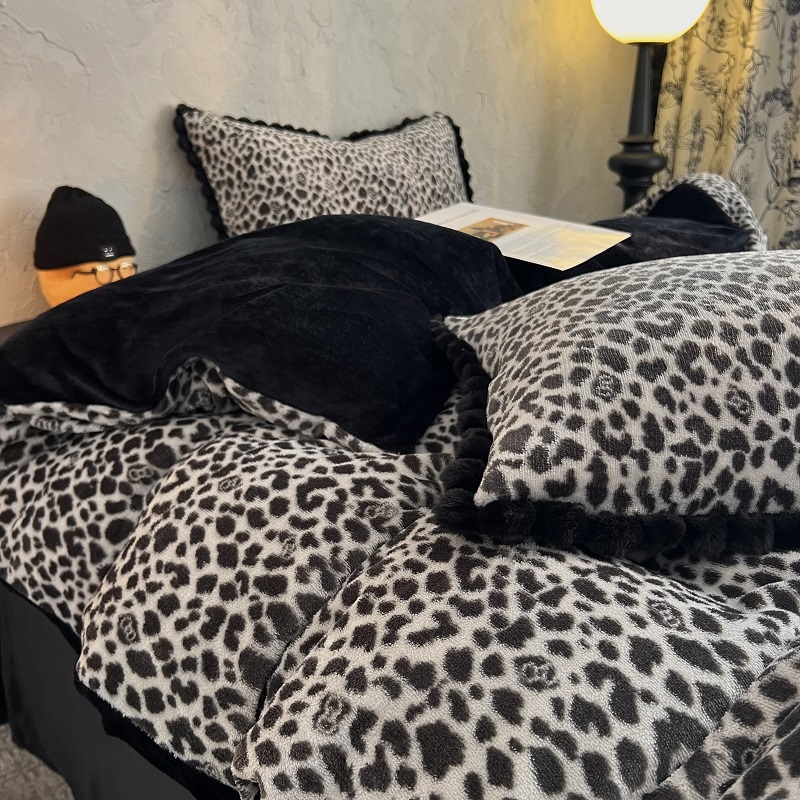 冬季ins灰色豹纹毛球牛奶绒四件套双面绒珊绒瑚绒被套床单三件套