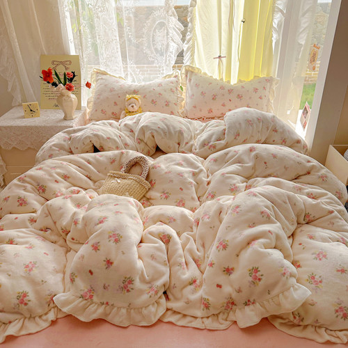 冬季ins少女碎花牛奶绒花边四件套珊瑚绒被套宿舍床单加绒三件套