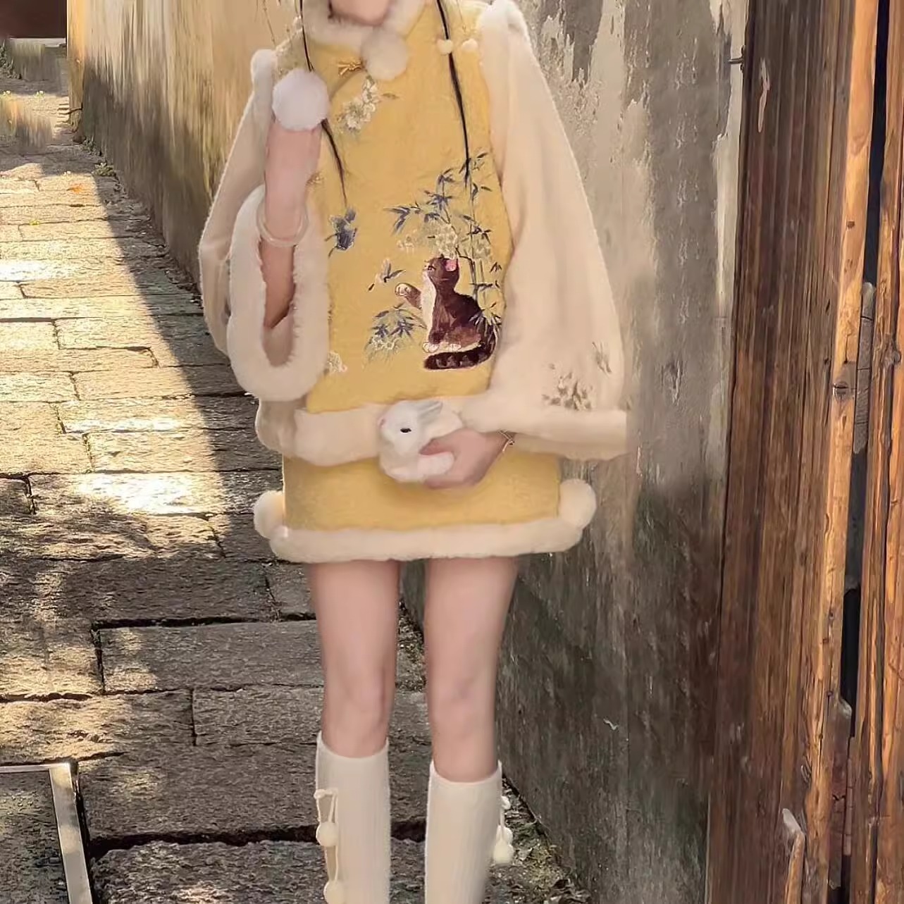 新年战袍过年穿搭服新中式国风加绒加厚刺绣毛马甲甜美风套装女冬