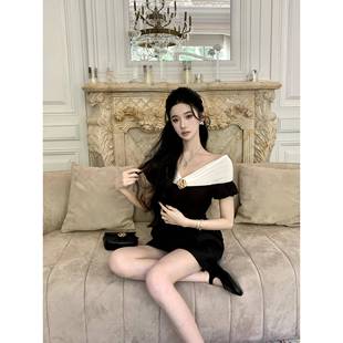 Chill 夏季 Barb 撞色金属立体胸针洋装 包臀裙 新款 露肩辣妹修身