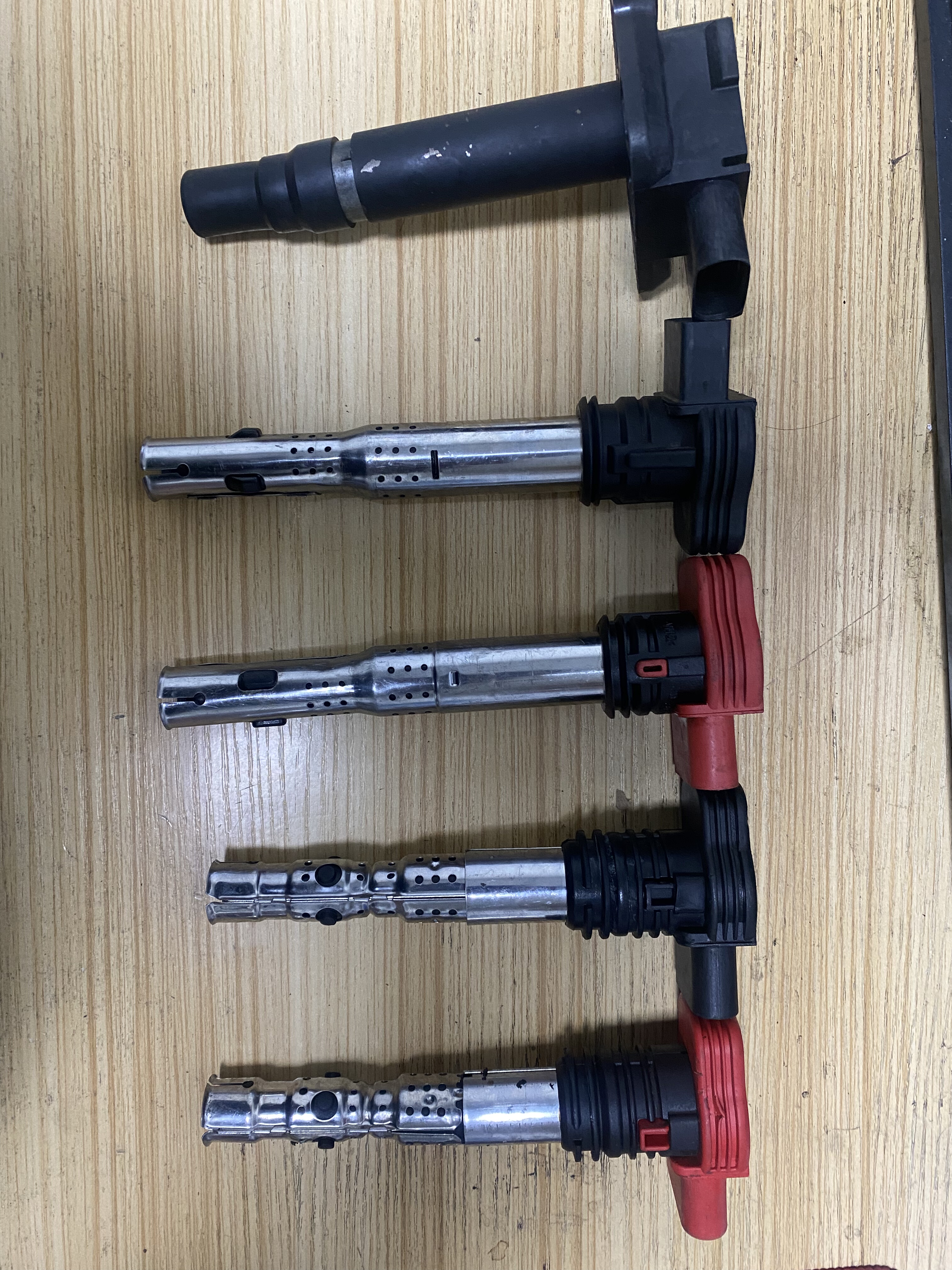 适用帕萨特领驭b5奥迪A4A6宝来速腾途安1.8T点火线圈高压包拆车件