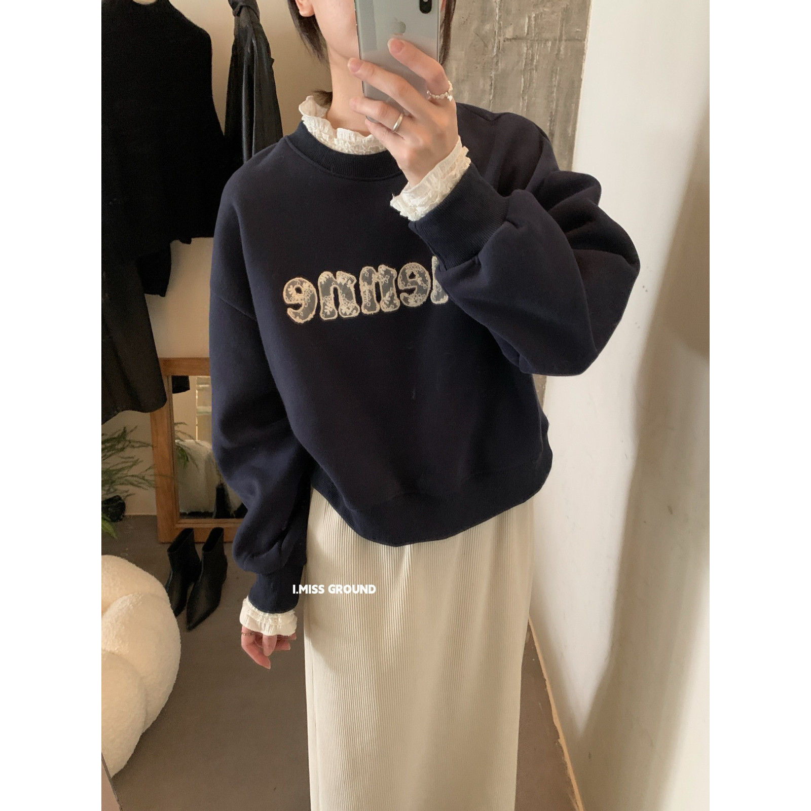 Ademe秋冬上新韩版上衣女百搭日常蕾丝拼接刺绣加绒卫衣H70817