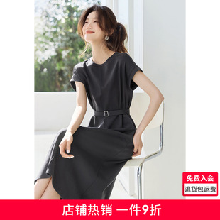 新款 沫晗依美慵懶掐腰休閑寬松量感T恤后開(kāi)叉連衣裙2025夏季 長(zhǎng)裙