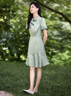 沫晗依美新中式立领缎面提花鱼尾连衣裙26夏季新款优雅复古连衣裙