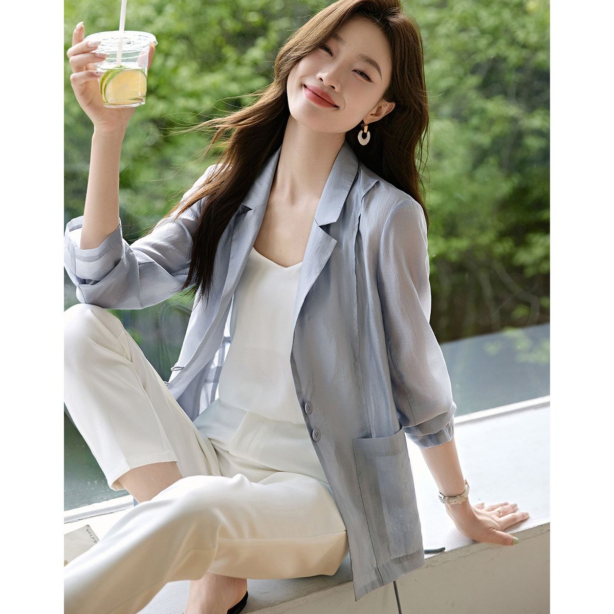 沫晗依美莱赛尔天丝翻领西装26夏季新款宽松显瘦知性通勤轻薄西装