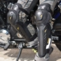 Mùa hè xe máy đệm đầu gối khuỷu tay bốn bộ nam và nữ hiệp sĩ bảo vệ chân đầu máy xe lửa cung cấp thiết bị chống vỡ - Xe máy Rider thiết bị găng tay chạy xe