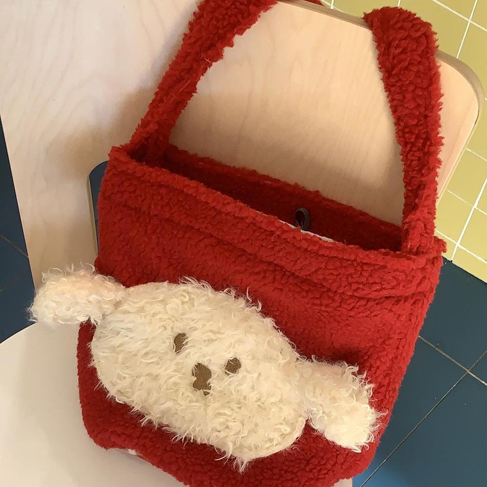 卡通通勤立体斜挎包女可爱羊羔毛大号水桶包小个子原创布包刺绣新