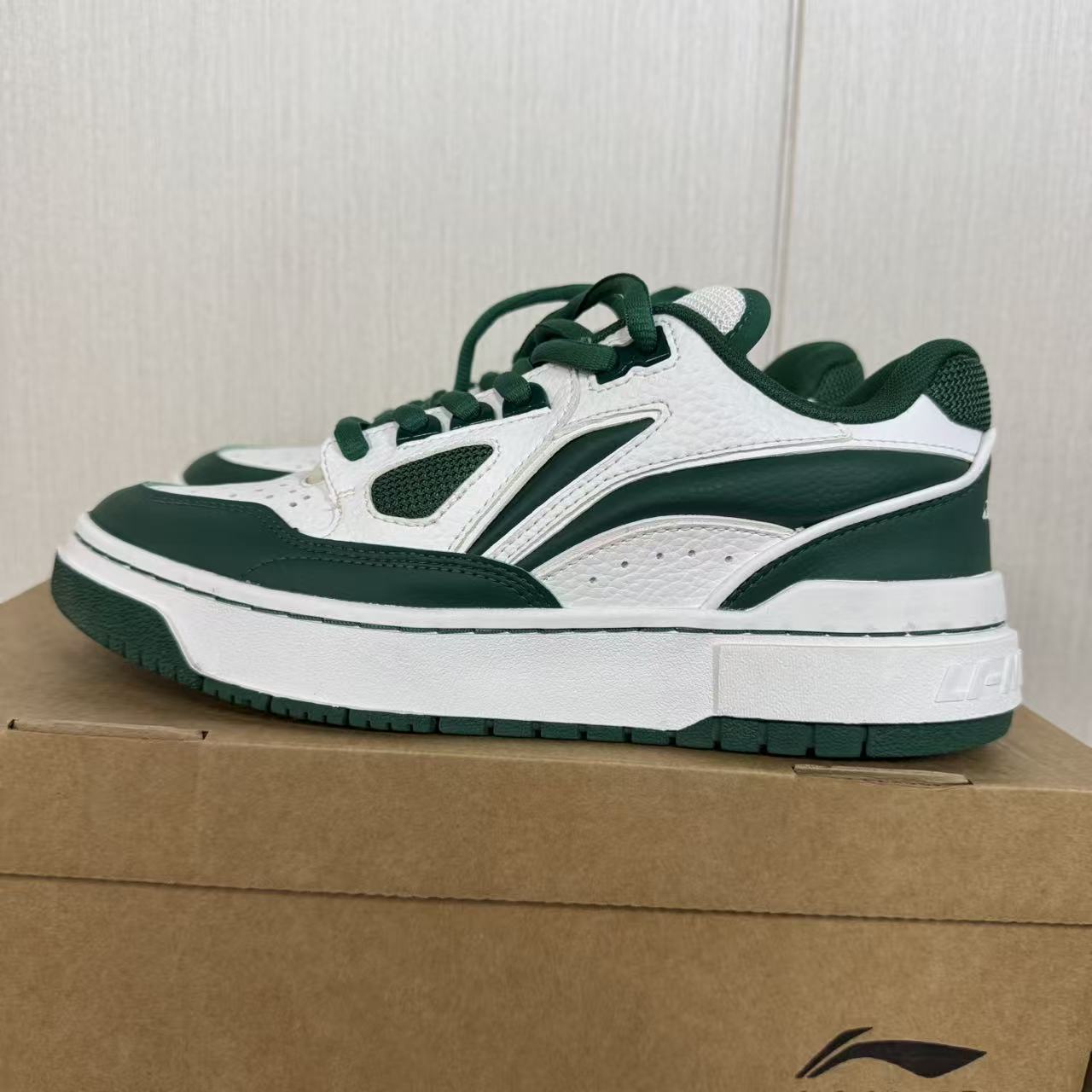 Lining/李宁系带板鞋低帮