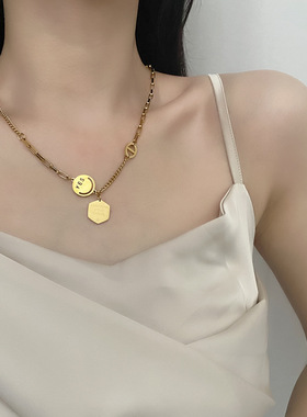 笑脸字母项链女轻奢钛钢不掉色