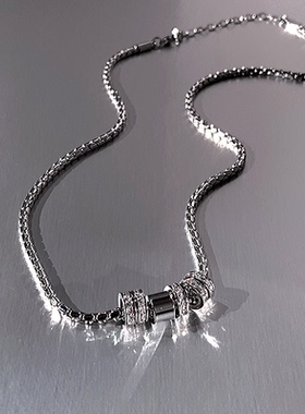 中性冷淡风闪钻圆环吊坠锁骨链