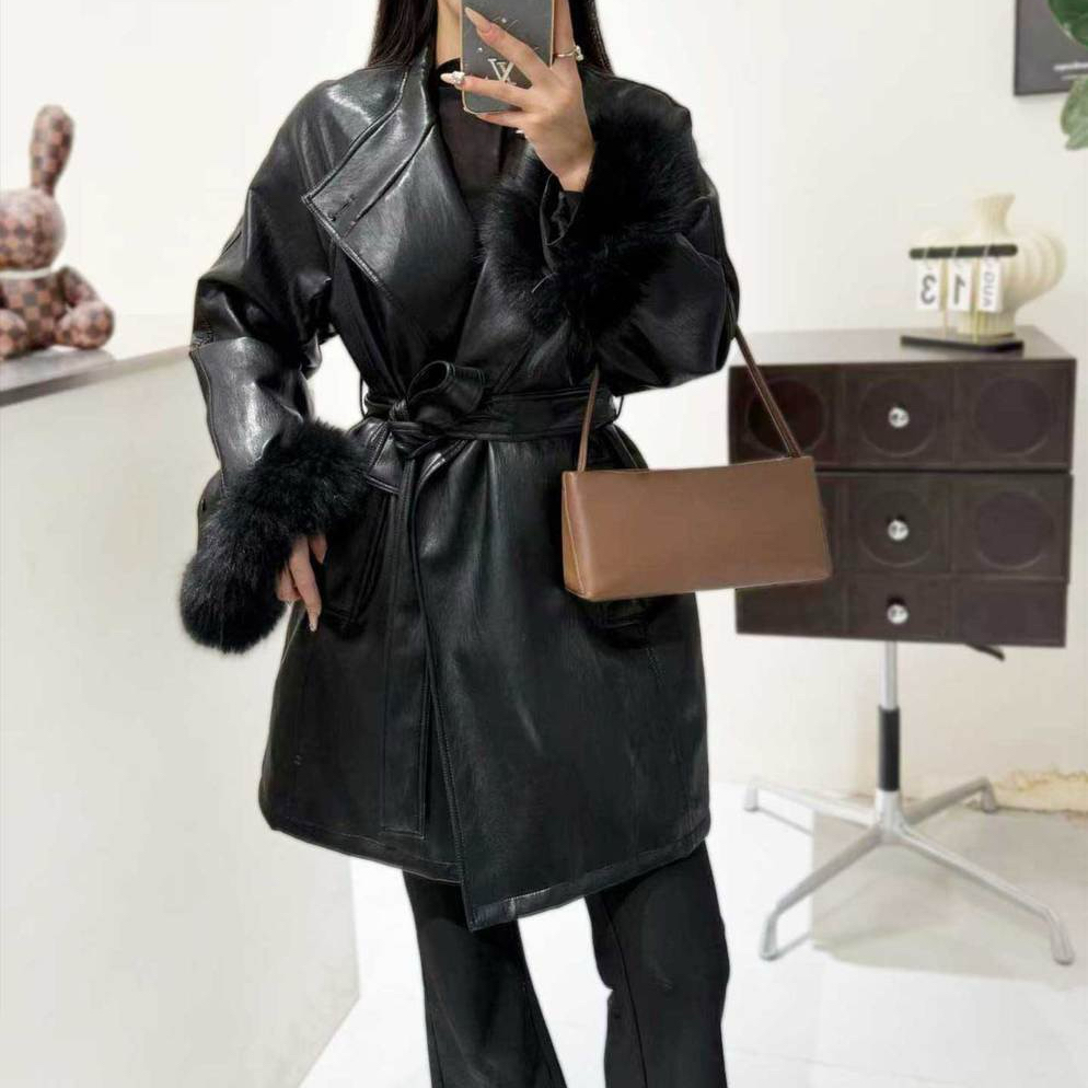 高级感翻领PU皮大衣女士秋冬复古风衣外套夹棉毛毛袖挡风