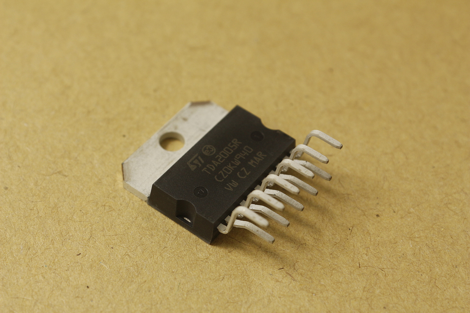 TDA2005R TDA2005  全新原装进口 假一赔十