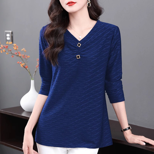 胖mm遮肚打底衫 长袖 中年妈妈洋气v领上衣大码 2025秋冬新款 t恤女装