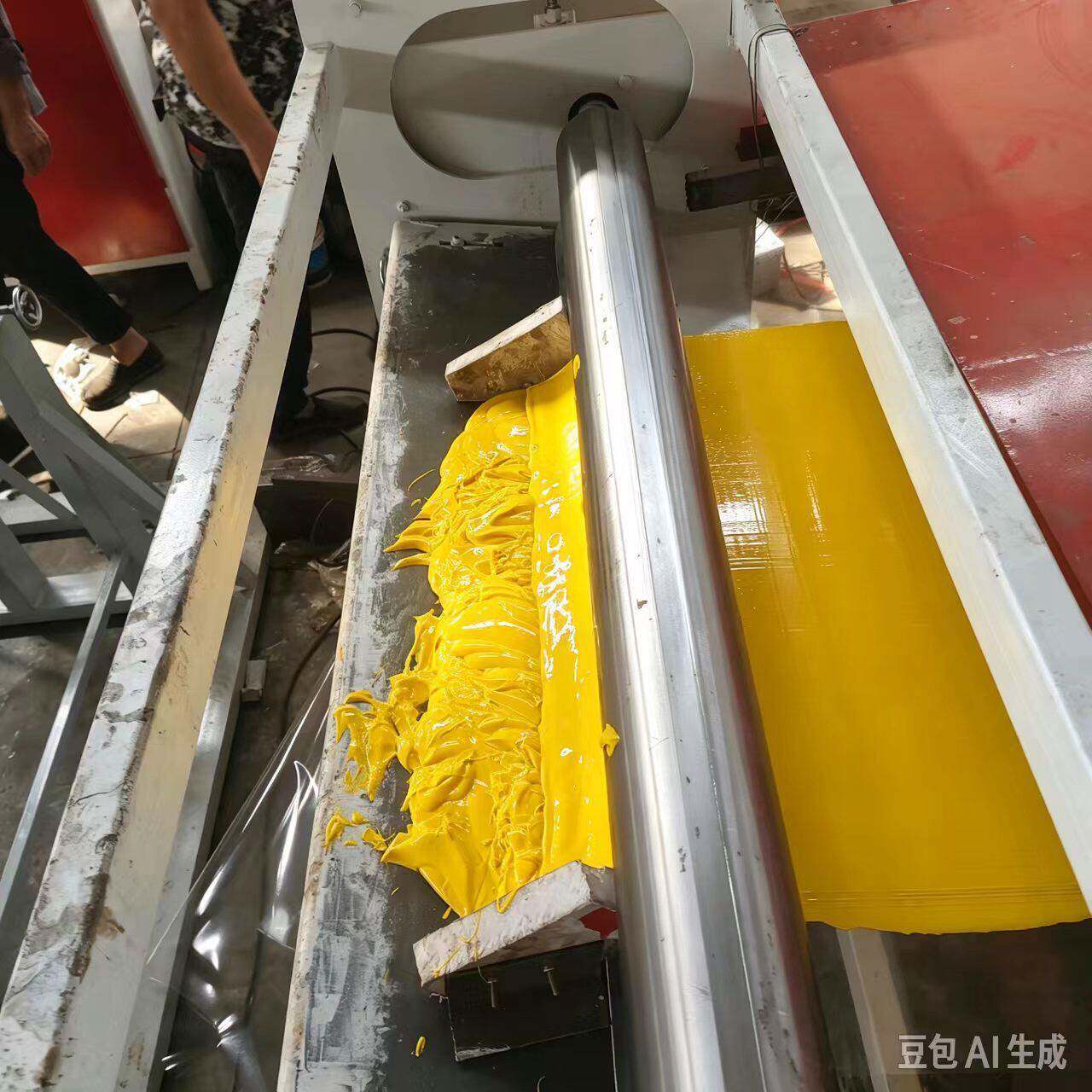 黄色浆料刮胶涂布机 阻燃涂层刮胶机 水料包浆玻纤布烘干涂料设备