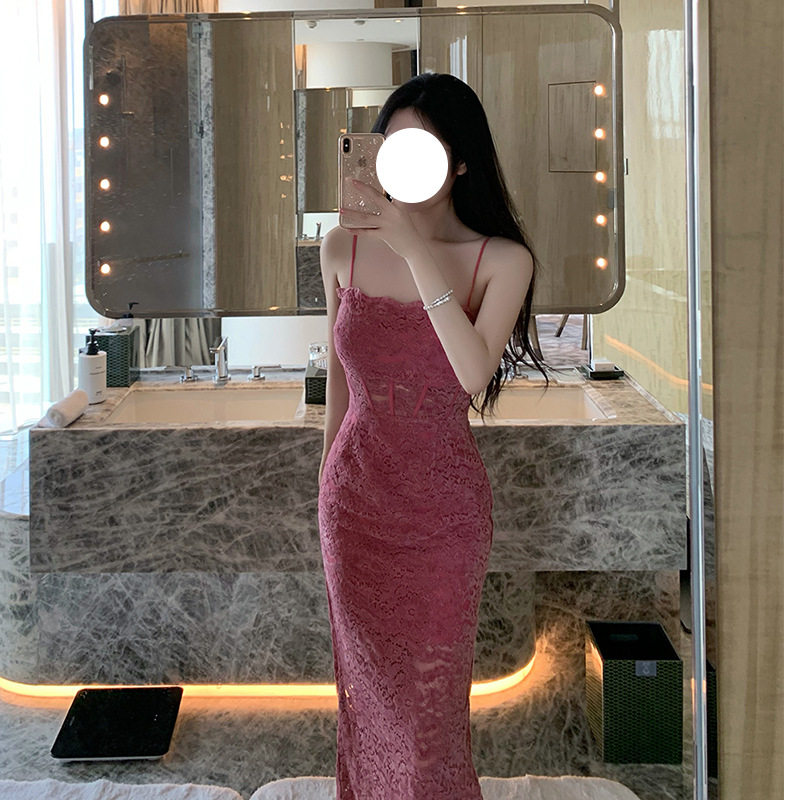 性感吊带露肩背蕾丝礼服轻奢高端小众级气质名媛晚宴会收腰连衣裙