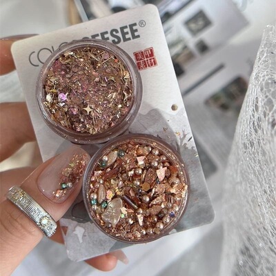 原创美甲素材春夏高级感新美拉徳风焦糖系亮片小众珀拉妮亚光辉