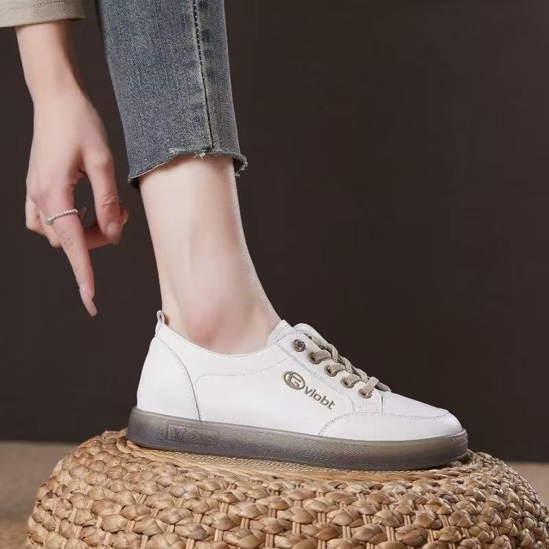 真皮小白鞋平底百搭圆头牛皮板鞋
