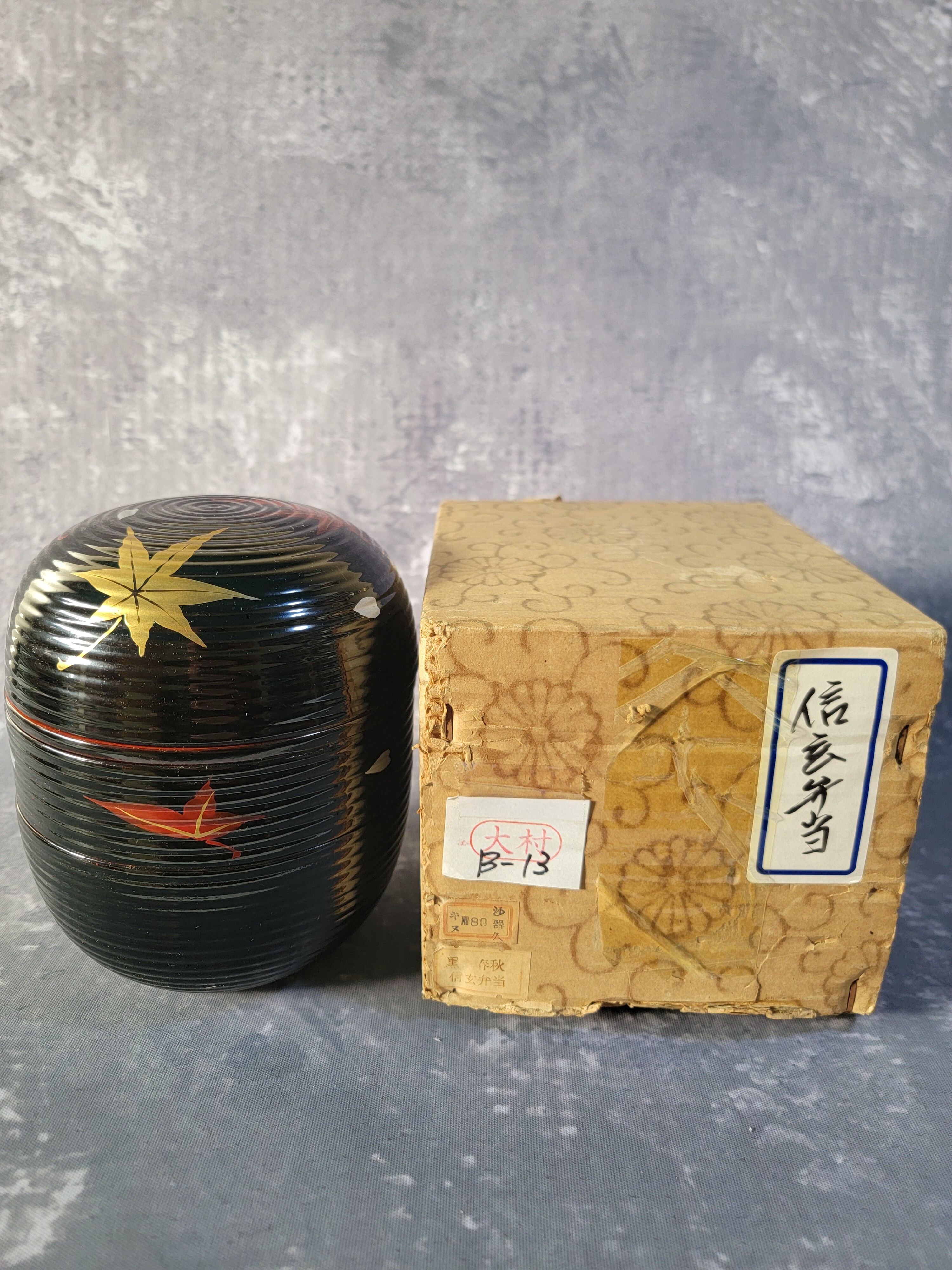 日本老旧漆木器多功能餐盒饭盒典当行做工精美实用便携折叠餐饮具