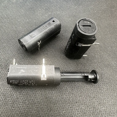 0031.3981.N 10A250V保险管座5*20MM 4脚卧式熔断器座FBS2