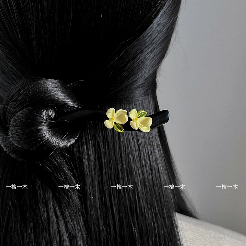 郁瑾。小清新栀子花黑檀木发簪盘发古典新中式简约中国风发饰簪子