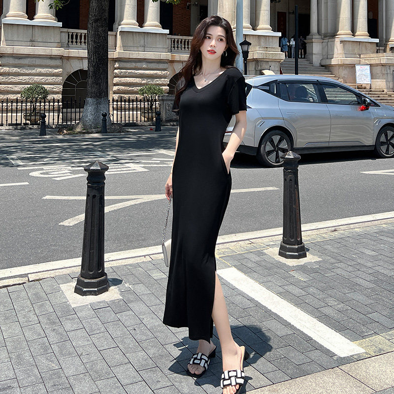 黑色莫代尔连衣裙女2025春夏新款短袖休闲过膝V领显瘦开叉T恤长裙