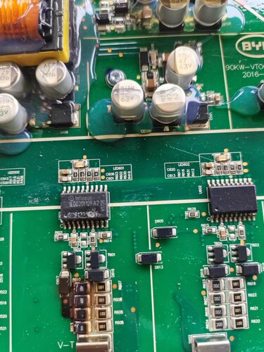 1ED020I12FA2 IED020I12FA2 北汽EU5 PTC暖风不加热器易损IC芯片
