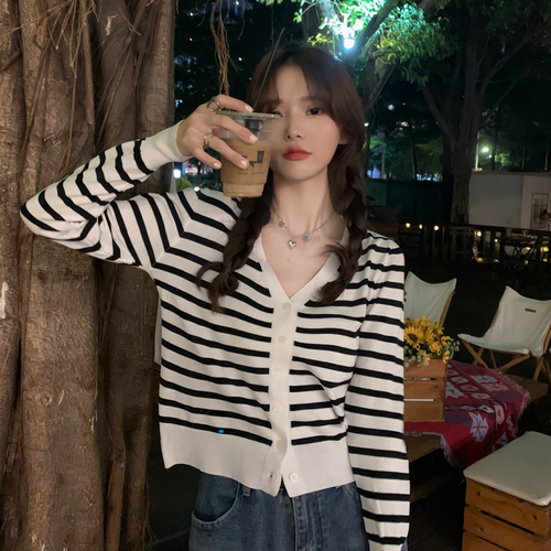 Actual shot and real price Early autumn new ice silk loose v-neck long-sleeved knitted cardigan thin sun protection striped shirt