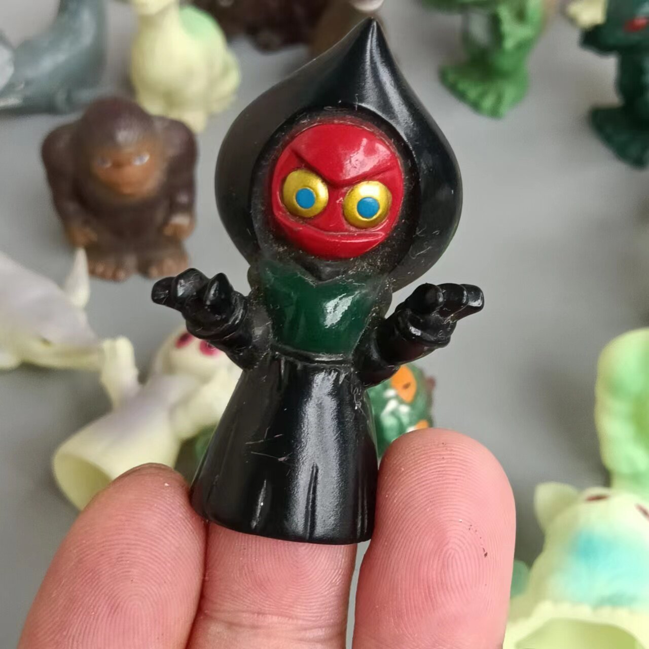 marmit 迷你小怪兽手指玩偶flatwoods monster弗拉特伍兹怪物 d17