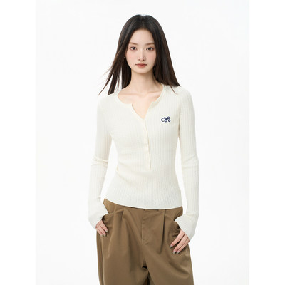 amX白色v领针织衫女秋季