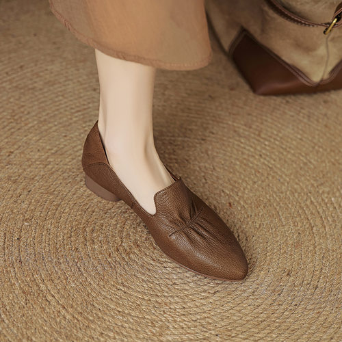 法式复古软羊皮褶皱奶奶鞋女低跟2024秋季新款尖头小皮鞋粗跟单鞋