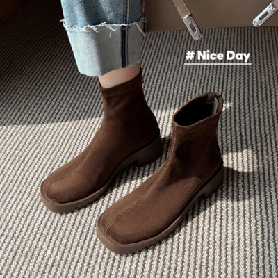2025新款圆头厚底粗跟弹力绒面瘦瘦靴马丁靴女款大码百搭棕色短靴