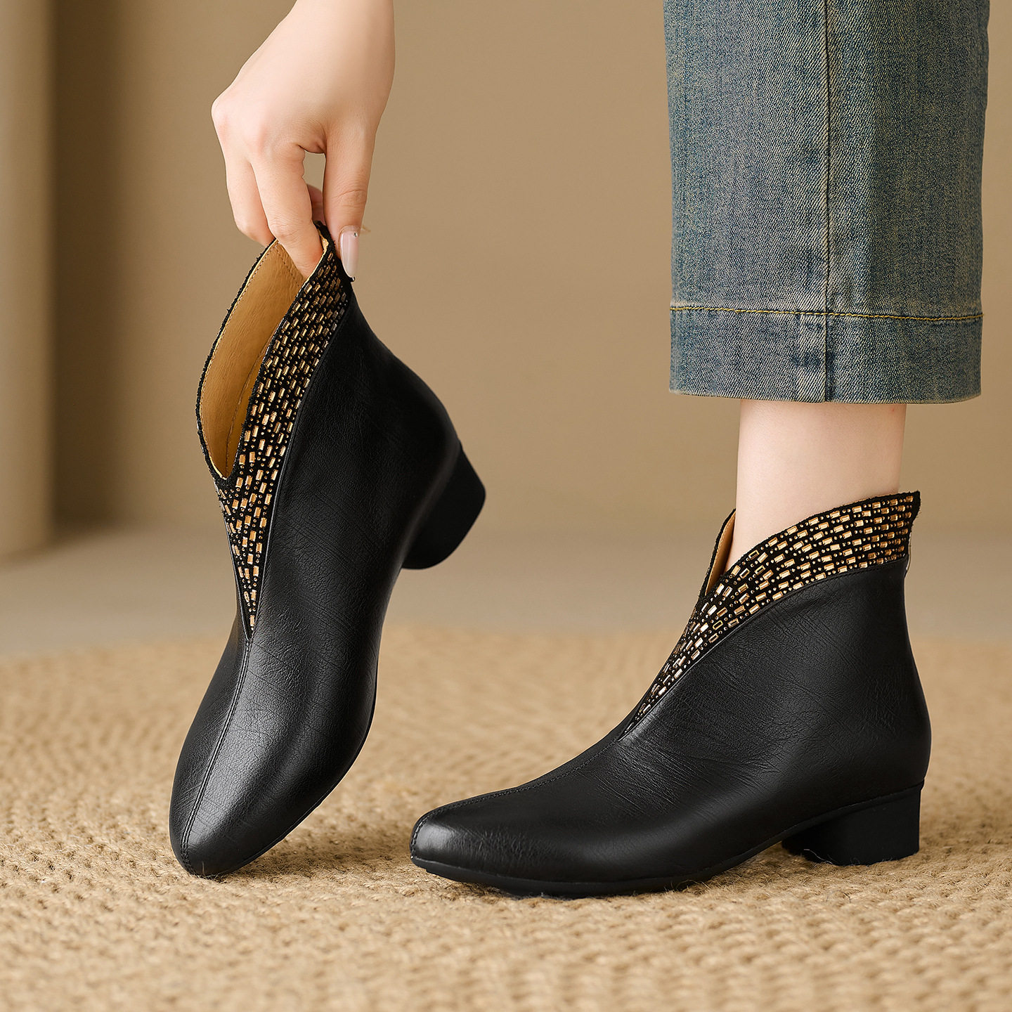 百搭手工女靴复古低跟短靴秋冬真皮简约尖头V口及裸靴气质马丁靴,流行男鞋,马丁靴,淘宝优惠券,粉丝福利购,淘宝优惠卷