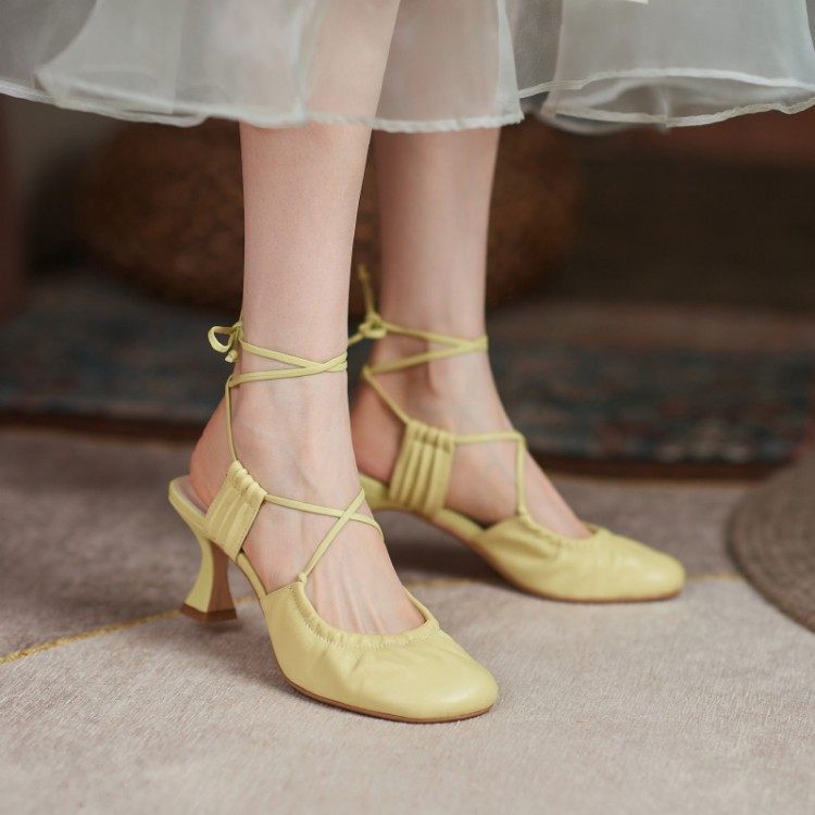 交叉绑带罗马凉鞋女夏季新品白搭皱牛皮圆头细跟包头高跟女式凉鞋,流行男鞋,马丁靴,淘宝优惠券,粉丝福利购,淘宝优惠卷