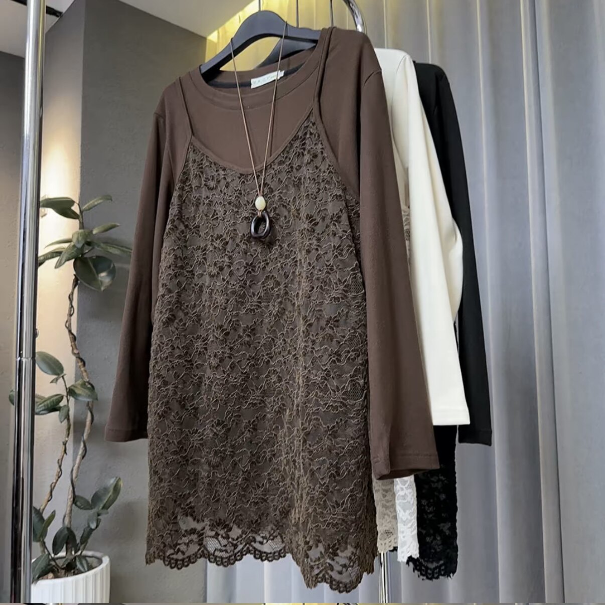 秋冬遮臀两件套女大码圆领长袖T恤打底衫搭蕾丝吊带裙时尚蕾丝衫