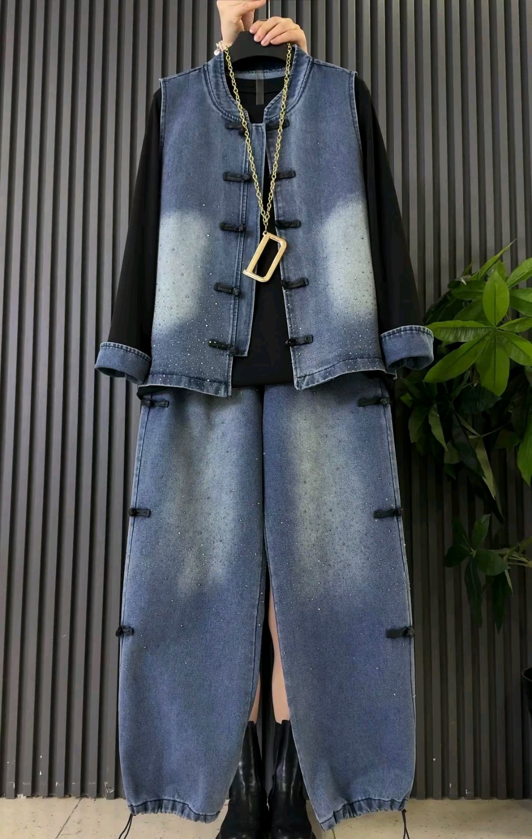 烫钻盘扣牛仔马甲打底衫牛仔裤束脚裤三件套女2026春秋款时尚套装,女装/女士精品,时尚套装,淘宝优惠券,粉丝福利购,淘宝优惠卷