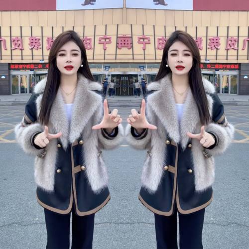 翻领毛毛拼接设计皮毛一体外套