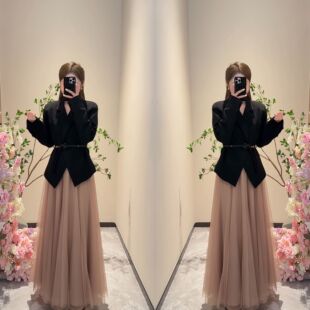 赫本风高级感女神范春季 洋气时髦精致西服外套搭配粉色网纱裙 新款