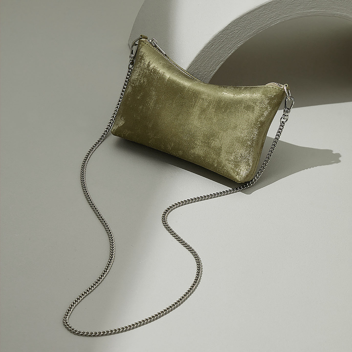 新中式绸缎牛皮链条包金属国风复古化妆包迷你高级感斜挎单肩小包