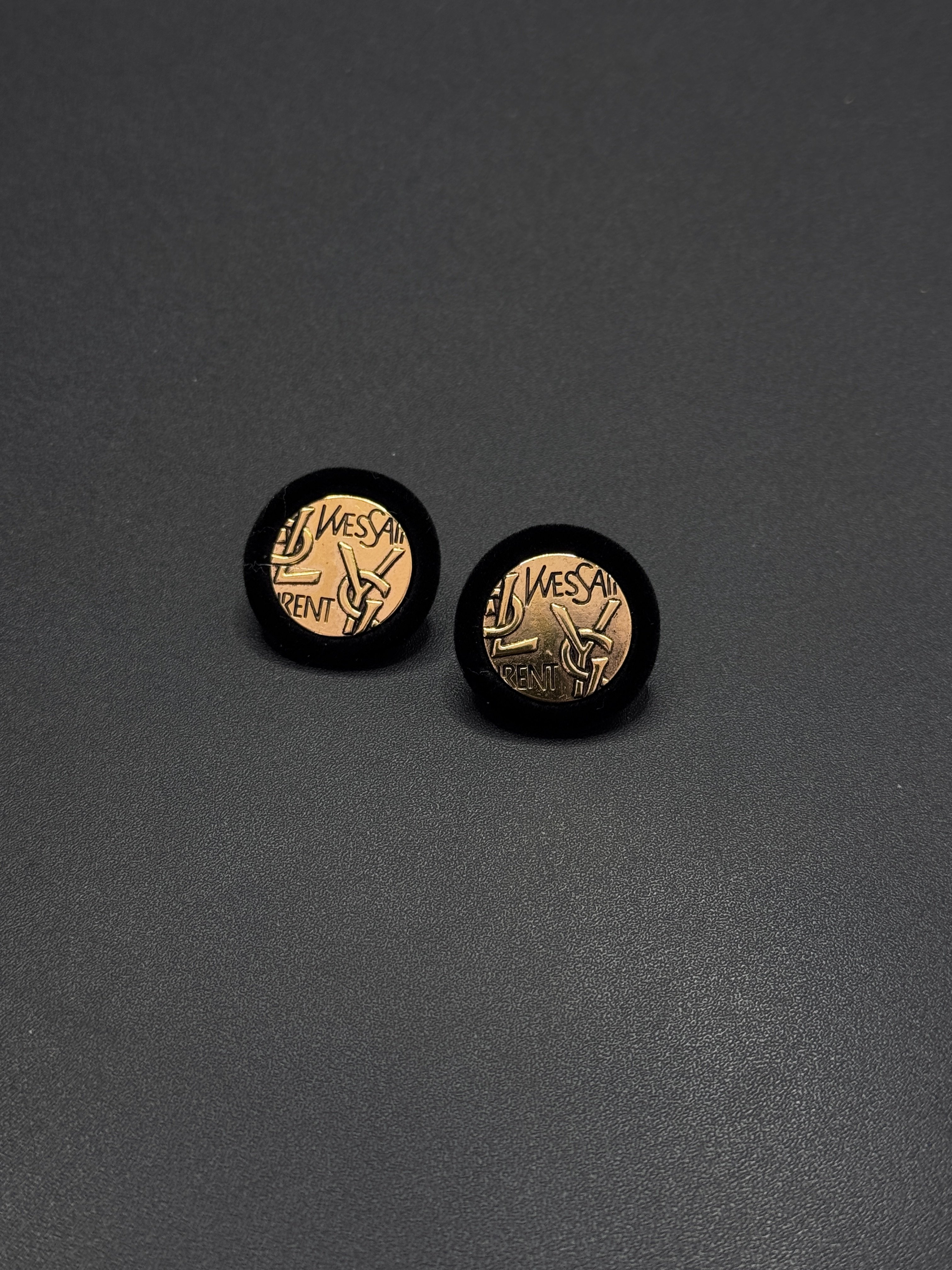 法式复古高级感杨树林字母圆牌丝绒耳钉网红爆款耳饰女P11562,饰品/流行首饰/时尚饰品新,耳环,淘宝优惠券,粉丝福利购,淘宝优惠卷